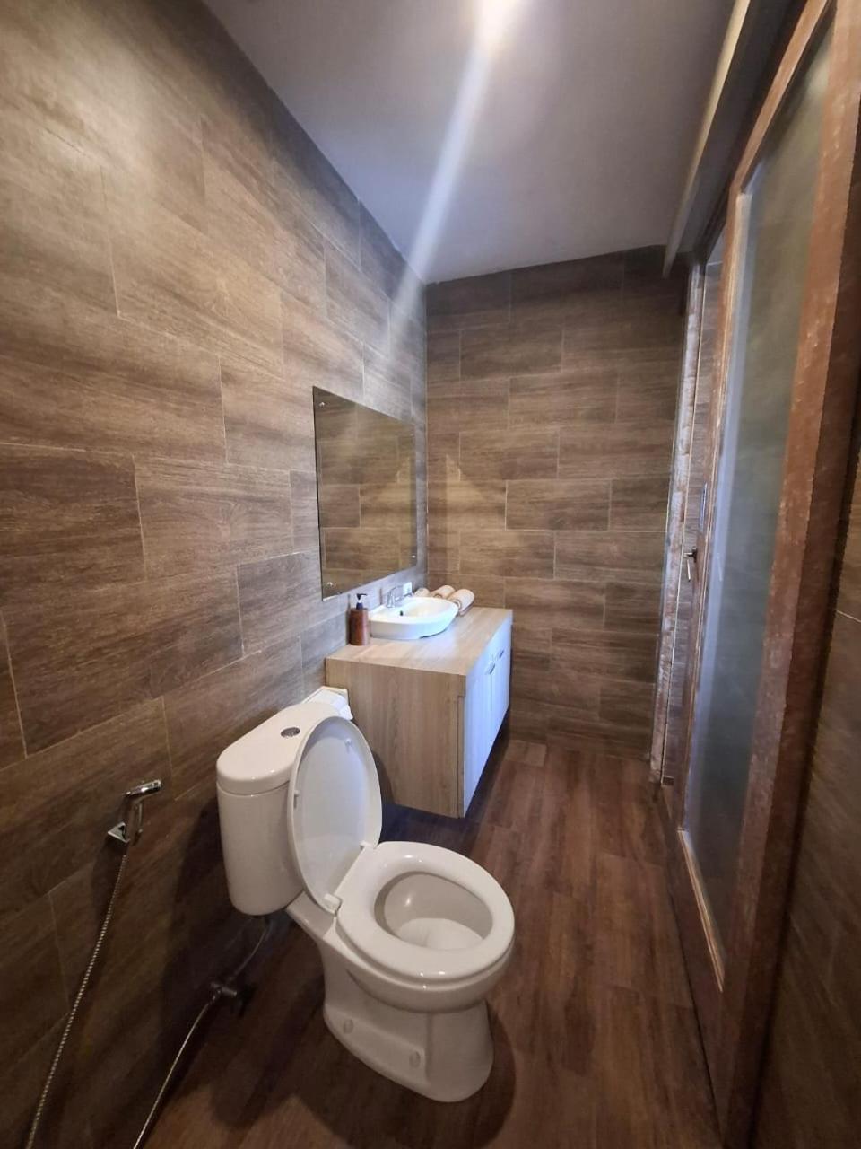 Отель Nang Ade House Убуд Экстерьер фото